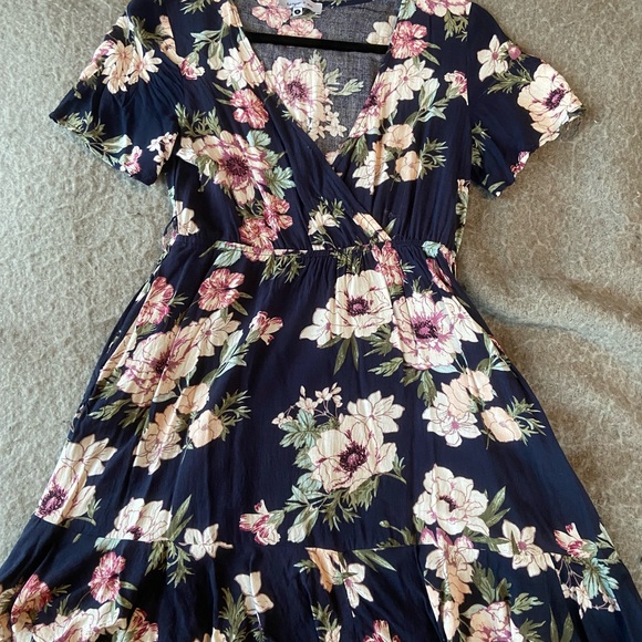 Harper and Me floral dress - Picture 2 of 2